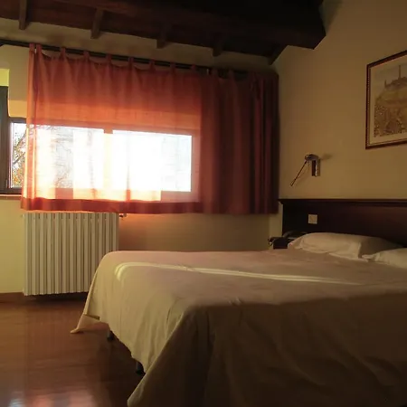 فندق Relais Colle Di Costa
