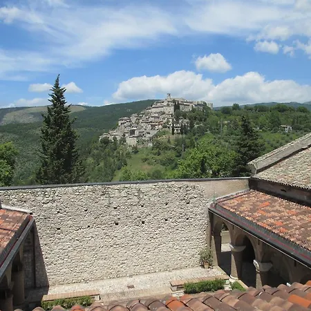 Hotel Relais Colle Di Costa 4*